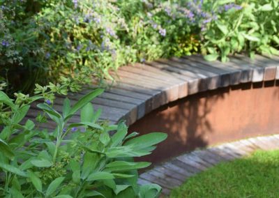 kleine moderne tuin met cortenstaal 4